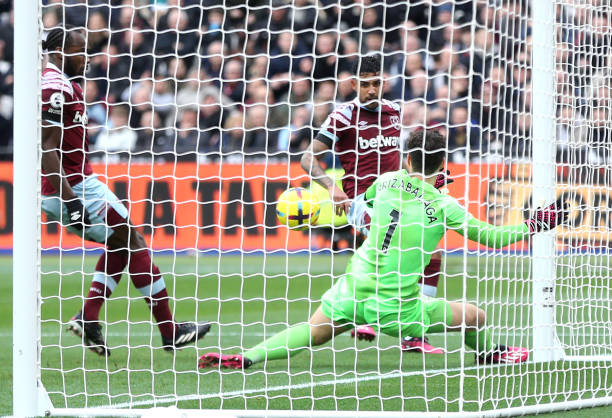Emerson marcando gol | Foto vía: Getty Images