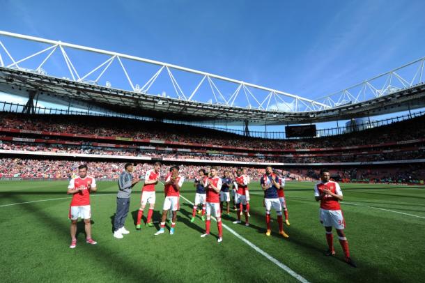 Los jugadores se despiden de sus aficionados tras el último partido de la temporada | Fotografía: Arsenal