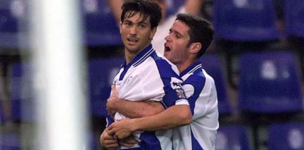 Martí y Dani celebran un gol en la 2000/2001. Fuente: clubdeportivotenerife.es