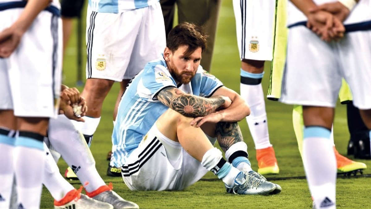 Messi lamentándose tras la derrota ante Chile en 2016 / Foto: RPP