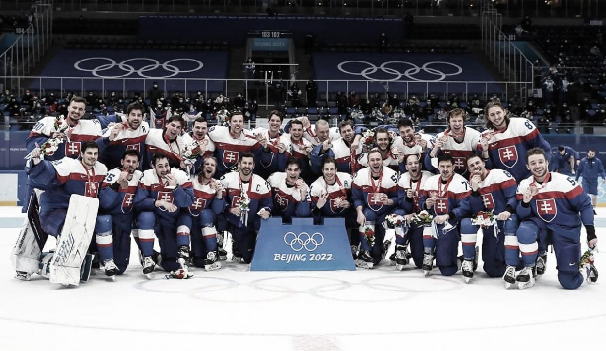 Los eslovacos, medalla de bronce | Foto: IIHF.com
