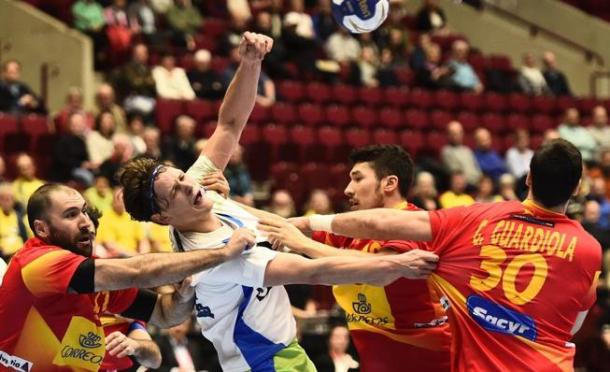 España en su partido contra Eslovenia. Foto: zimbio