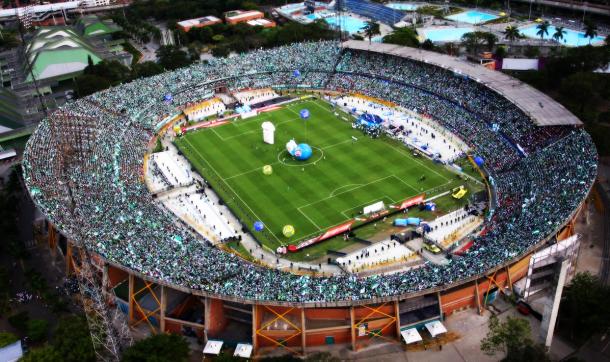 Estadio Atanasio Girardot, el principal escenario de los 'paisas' se adorna con sus equipos. | Foto: EFE