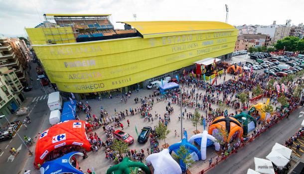 Vista exterior del Estadio de la Cerámica. | Foto: Wandegar