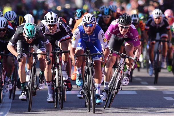 Los velocistas peleando por el primer puesto | Foto: Giro de Italia oficial