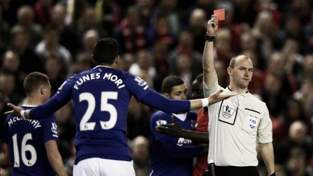 Everton will be without Ramiro Funes Mori for the semi-final after the defender's red card against Liverpool. | Photo: Getty Images