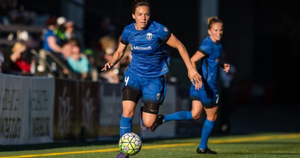 Rachel Corsie on the ball for the Reign | Source: Excelle Sports