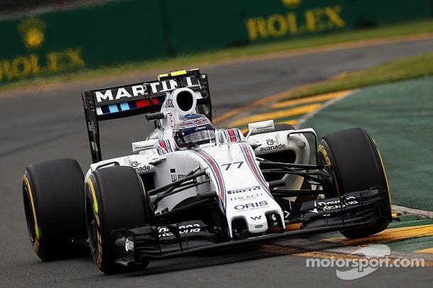 Bottas durante el GP de Australia de 2015 (Fuente: https://es.motorsport.com/f1/news/williams-no-esta-seguro-si-bottas-estara-en-la-carrera/490683/)