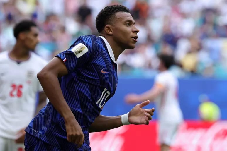 Mbappé dopo aver siglato il gol