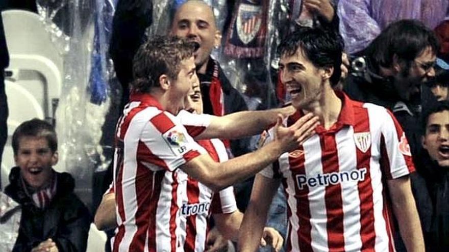 Iraola y Muniain como jugadores del Athletic. Foto: EFE