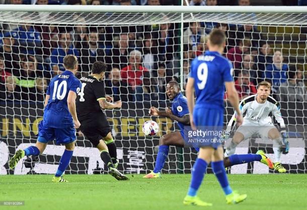 Cesc Fabregas scores for Chelsea on Leicester's 4-2 defeat to Chelsea in the EFL Cup Third Round defeat last season | Photo: Getty/ Anthony Devlin