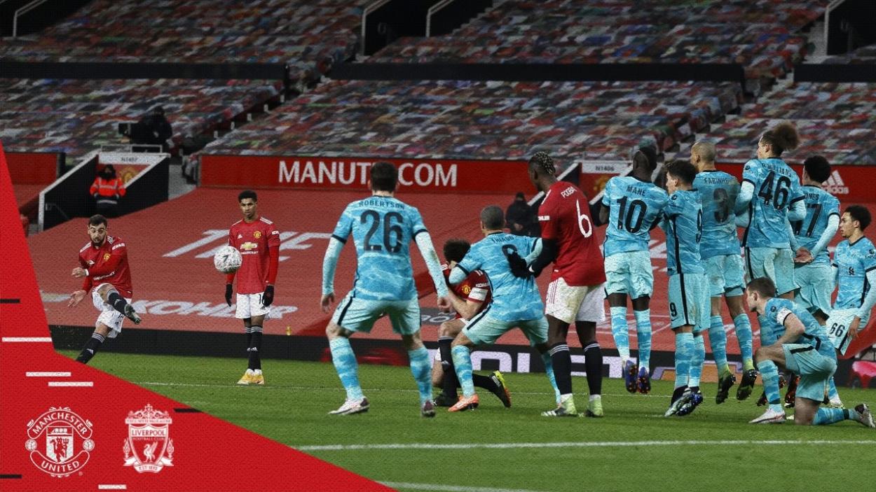 Bruno Fernandes lanzando la falta de la victoria/ Foto: Manchester United