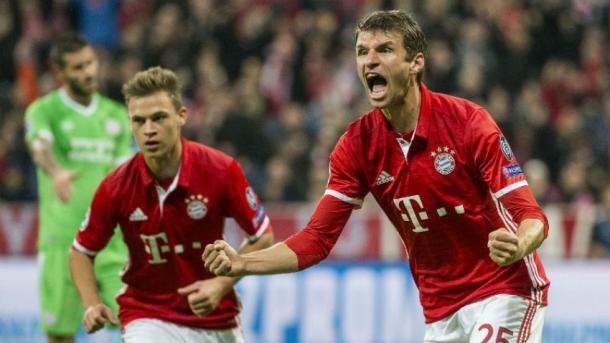 Thomas Müller celebra su gol ante el PSV | Foto: Bayern Múnich