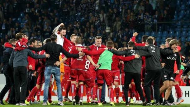 Kaiserslautern celebrating a rare high point after beating leaders Bochum | Photo: N24/DPA