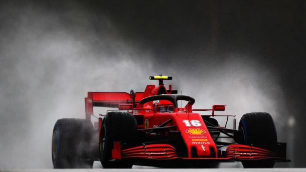 Leclerc protagoniza vexame ferrarista (Foto: Divulgação / F1)