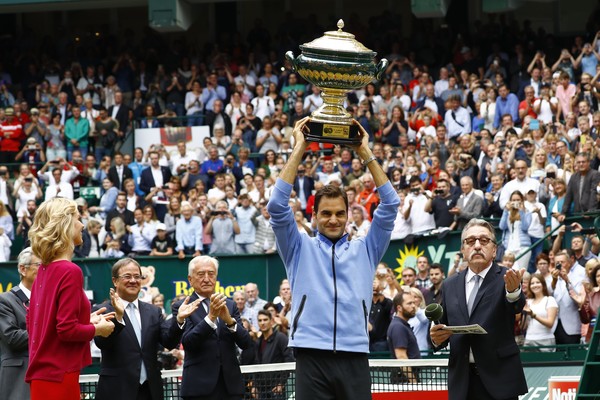 Federer's ninth title at Halle gives him a confidence boost ahead of Wimbledon (Photo by Joachim Sielski / Bongarts)