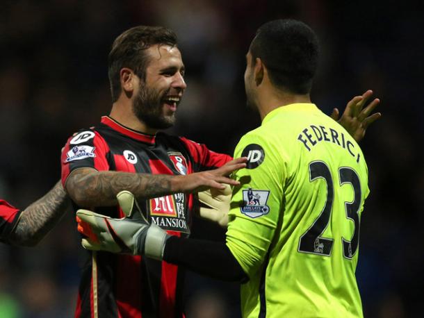 Cook celebra una victoria con Federici |Foto: BBC