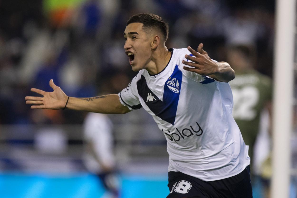 Julian Fernández festeja el gol de la victoria agónica