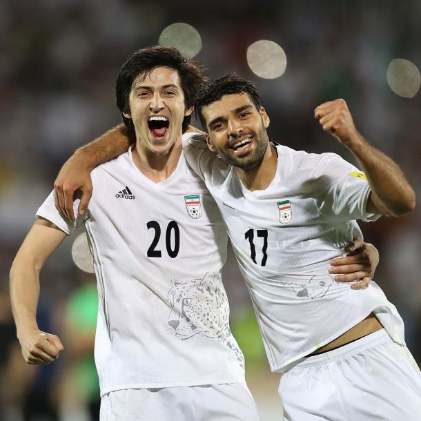 La esperanza ofensiva de Irán, Azmoun (izquierda) y Taremi (derecha) | Foto: @FIFAWorldCup