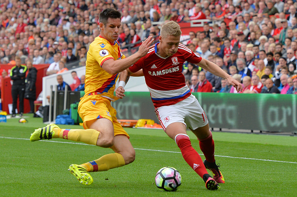 Viktor Fischer looks to make progress down the wing | Photo: Mark Runnacles/Getty Images