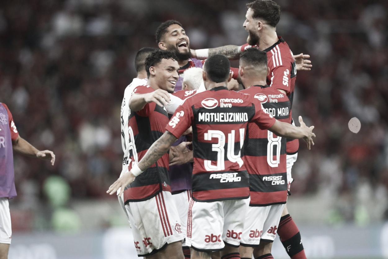 Flamengo 3 x 0 Coritiba  Campeonato Brasileiro: melhores momentos