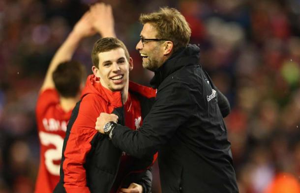 Flanagan, pictured with Klopp, should sign a new contract soon (photo: getty)