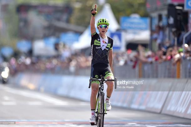 Formolo venciendo una etapa del Giro 2015 | Fuente: Tim de Waele