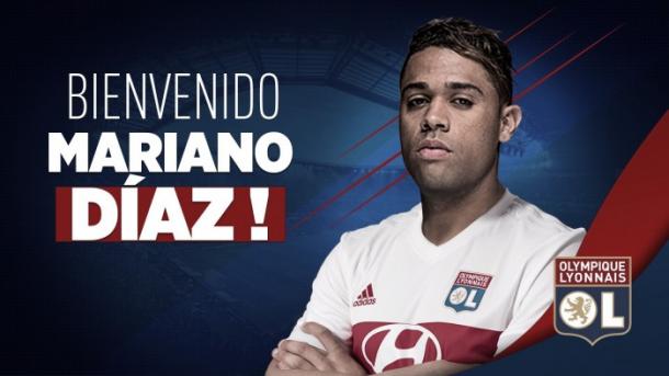 Mariano Díaz en su presentación como nuevo jugador del Lyon. Fuente: Olympique Lyon