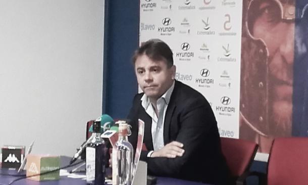 Manuel Franganillo en la rueda de prensa. | Foto: Carlos Gómez, VAVEL