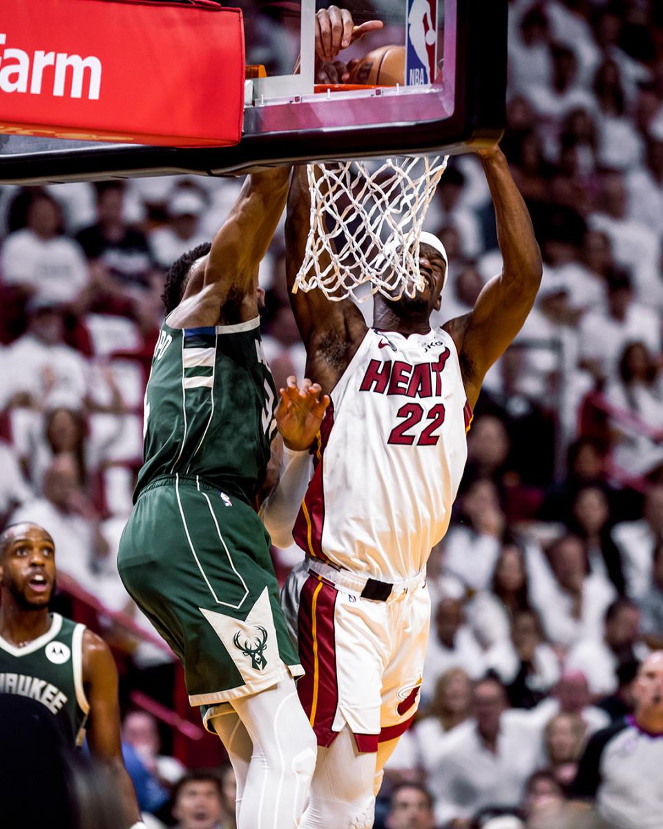 Jimmy Butler ante Giannis / Fuente: Miami Heat