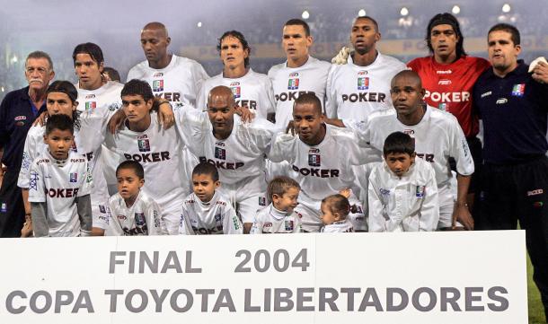 Elkin Soto (primero por la izquierda, segunda fila) en la final de la Copa Libertadores | Foto: goal.com