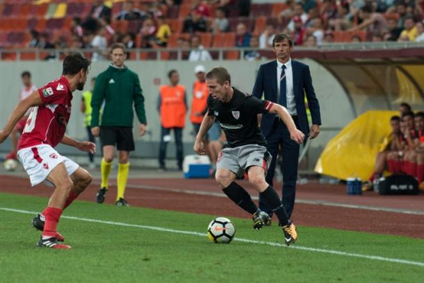Iker Muniain caracolea en el choque de ida. | Foto: Athletic.