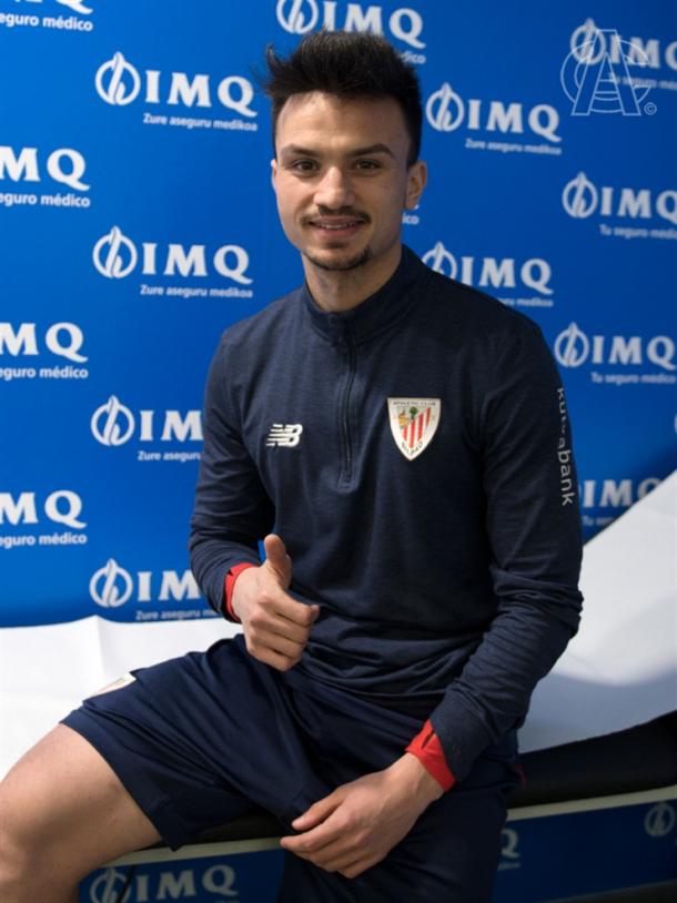 Ganea en su reconocimiento médico. | Foto: Athletic