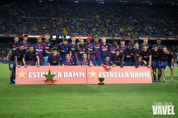 Plantilla del FC Barcelona celebrando la victoria. FOTO: Noelia Déniz