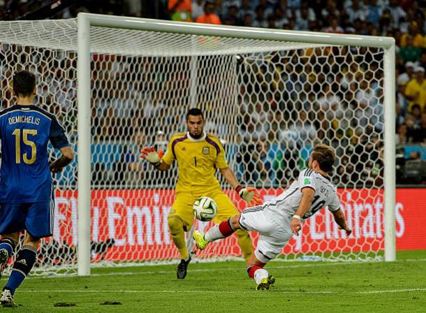 Momento do gol de Gotze (Foto: Matthias Hangst/Getty Images)