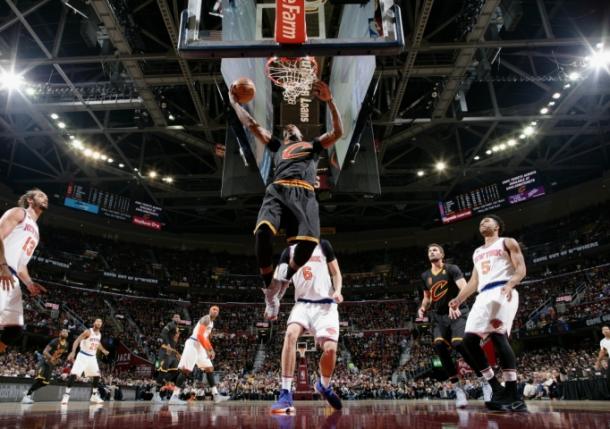 Los Cavaliers encontraron un pasillo de cara al aro | Foto: Cleveland Cavaliers