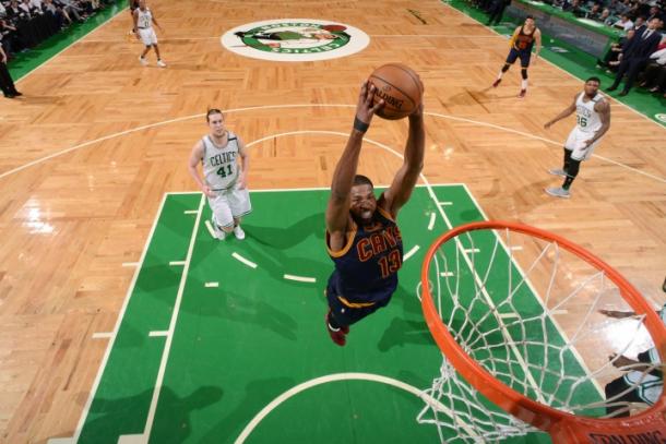 Thompson destrozó la zona 'celtic' | Foto: NBA.com/cavaliers vía Getty Images