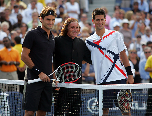 Vilas with Roger Federer and Novak Djokovic ahead of the 2007 US Open final (Image: Popperfoto)