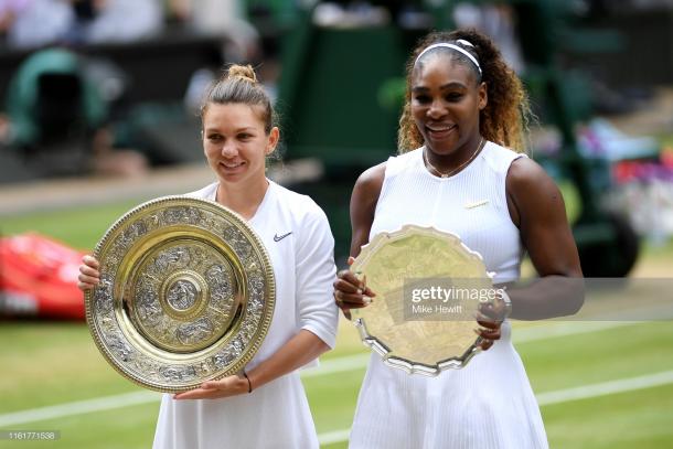 Halep and Williams with the trophies following the final (Getty Images/Mike Hewitt)