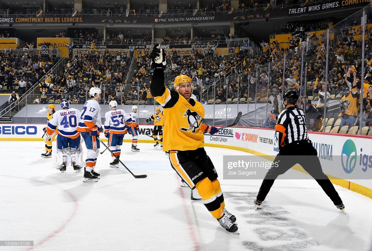 Jeff Carter celebrates after scoring what turned out to be the game-winning goal in Game 2/Photo: Joe Sargent/NHLI via Getty Images