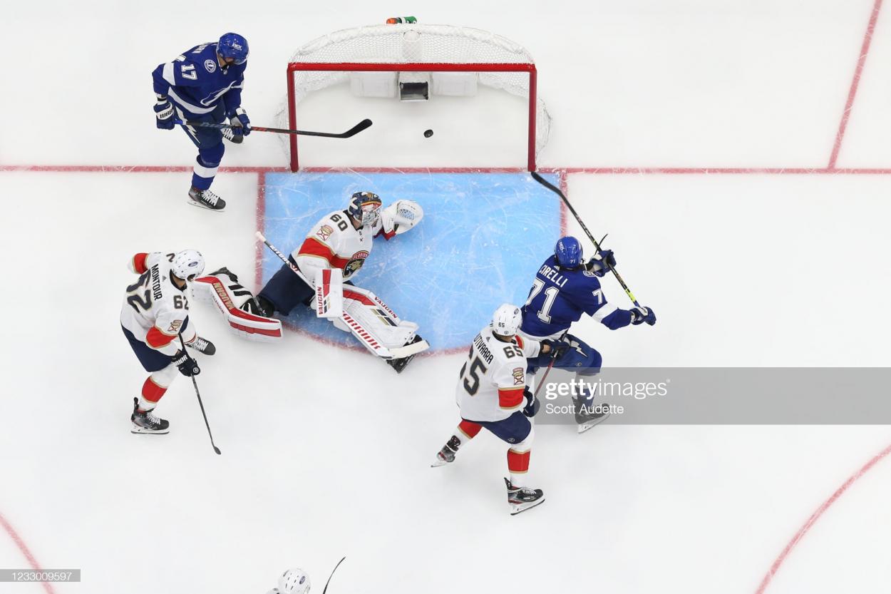 Anthony Cirelli of Tampa Bay scores past Florida goalie Chris Dreidger/Photo: Scott Audette/NHLI via Getty Images