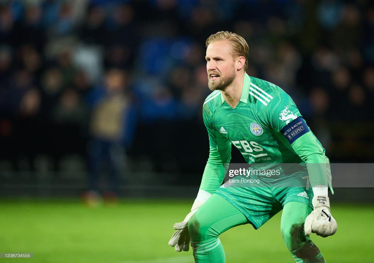 RANDERS, DENMARK - FEBRUARY 24: Goalkeeper Kasper Schmeichel of <strong><a  data-cke-saved-href='https://www.vavel.com/en/football/2022/02/10/leicester-city/1101252-liverpool-vs-leicester-city-predicted-line-ups.html' href='https://www.vavel.com/en/football/2022/02/10/leicester-city/1101252-liverpool-vs-leicester-city-predicted-line-ups.html'>Leicester City</a></strong> FC in action during the UEFA Conference League Playoff match between Randers FC and <strong><a  data-cke-saved-href='https://www.vavel.com/en/football/2022/02/10/leicester-city/1101252-liverpool-vs-leicester-city-predicted-line-ups.html' href='https://www.vavel.com/en/football/2022/02/10/leicester-city/1101252-liverpool-vs-leicester-city-predicted-line-ups.html'>Leicester City</a></strong> FC at Cepheus Park on February 24, 2022 in Randers, Denmark. (Photo by Lars Ronbog / FrontZoneSport via Getty Images)