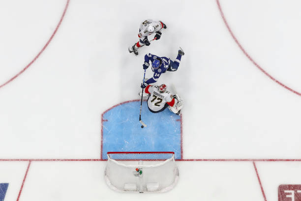 Pat Maroon knocks the puck past Sergei Bobrovsky for the eventual series-winning goal/Photo: Mark LoMoglio/NHLI via Getty Images