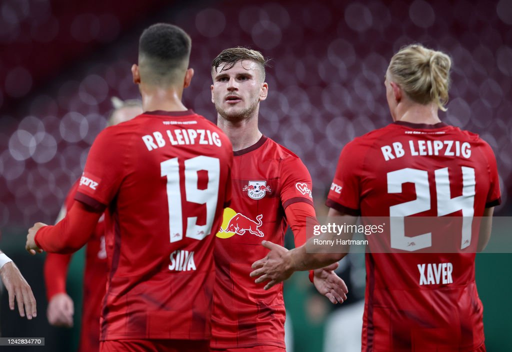 Timo Werner congratulates Andre Silva followinghis goal in the first round of the DFB Pokal