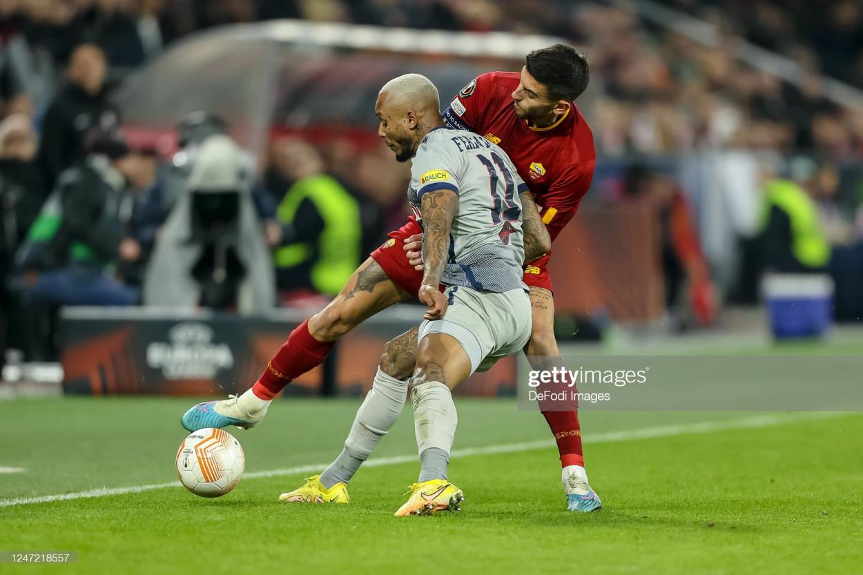 Fernando of RB Salzburg and Lorenzo Pellegrini of AS Roma battle for the ball during the UEFA Europa League knockout round play-off leg one match between FC Salzburg and AS Roma at Football Arena Salzburg on February 16, 2023 in Salzburg, Austria. (Photo by Roland Krivec/DeFodi Images via Getty Images)