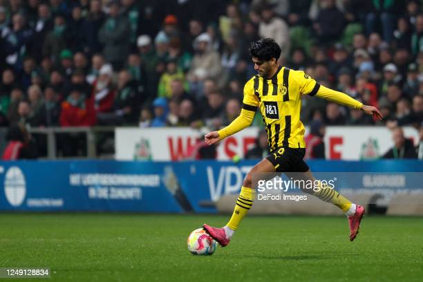 Mahmoud Dahoud controls the ball (Photo by Joachum Bywaletz/DeFodi Images via Getty Images)
