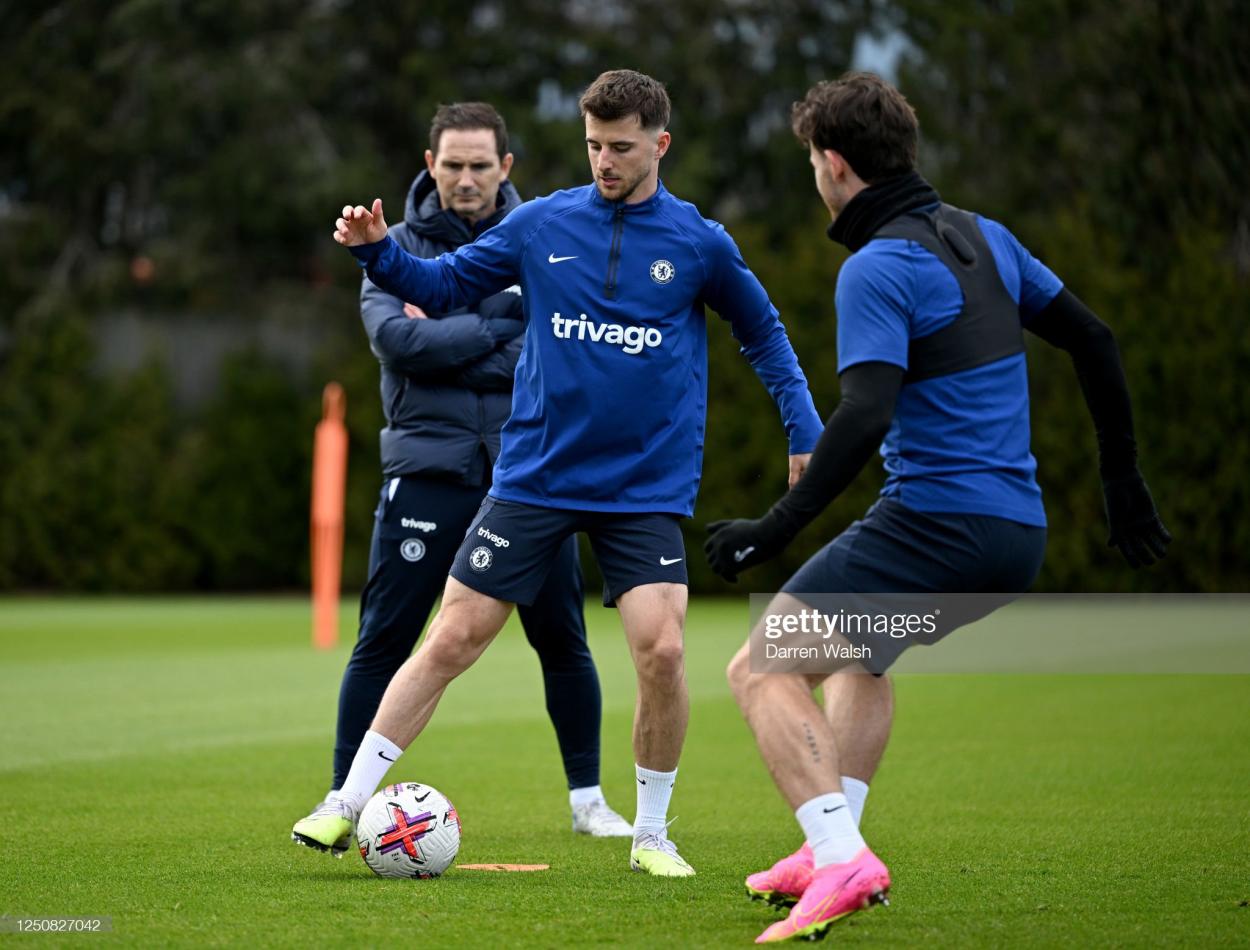 Frank Lampard and <strong><a  data-cke-saved-href='https://www.vavel.com/en/football/2023/03/10/chelsea-fc/1140155-mason-mount-contract-situation-is-complicated-says-graham-potter.html' href='https://www.vavel.com/en/football/2023/03/10/chelsea-fc/1140155-mason-mount-contract-situation-is-complicated-says-graham-potter.html'>Mason Mount</a></strong> worked together at Derby County (Photo by Darren Walsh/Chelsea FC via Getty Images)