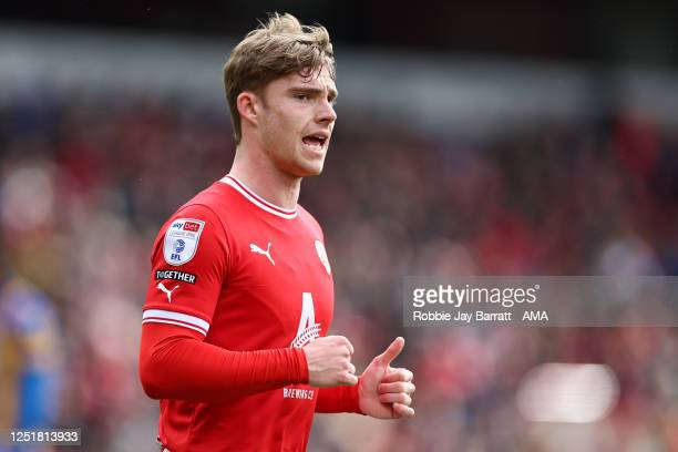 Luca Connell for Barnsley. (Robbie Jay Barratt - AMA / Contributor)