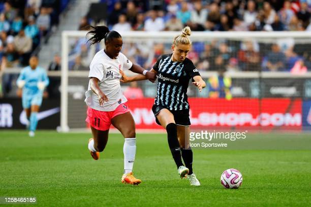 Jaedyn Shaw (l.) and Kristie Mewis (r.) battle for the ball during San Diego's victory over NJ/NY/Photo: Rich Graessle/Iconsportswire via Getty Images