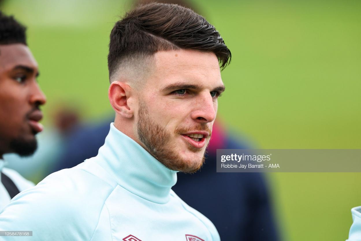 Declan Rice of <strong><a  data-cke-saved-href='https://www.vavel.com/en/football/2023/04/25/1144872-arsenal-u18-vs-west-ham-u18-fa-youth-cup-preview-final-2023.html' href='https://www.vavel.com/en/football/2023/04/25/1144872-arsenal-u18-vs-west-ham-u18-fa-youth-cup-preview-final-2023.html'>West Ham</a></strong> United during training prior to the UEFA <strong><a  data-cke-saved-href='https://www.vavel.com/en/football/2023/04/21/1144425-four-things-we-learnt-from-west-hams-emphatic-comeback-against-gent.html' href='https://www.vavel.com/en/football/2023/04/21/1144425-four-things-we-learnt-from-west-hams-emphatic-comeback-against-gent.html'>Europa Conference League</a></strong> 2022/23 final (Photo by Robbie Jay Barratt - AMA/Getty Images)